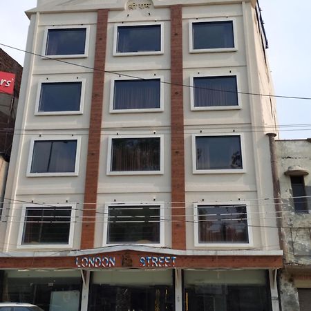 Treehouse London Street Amritsar Exterior foto